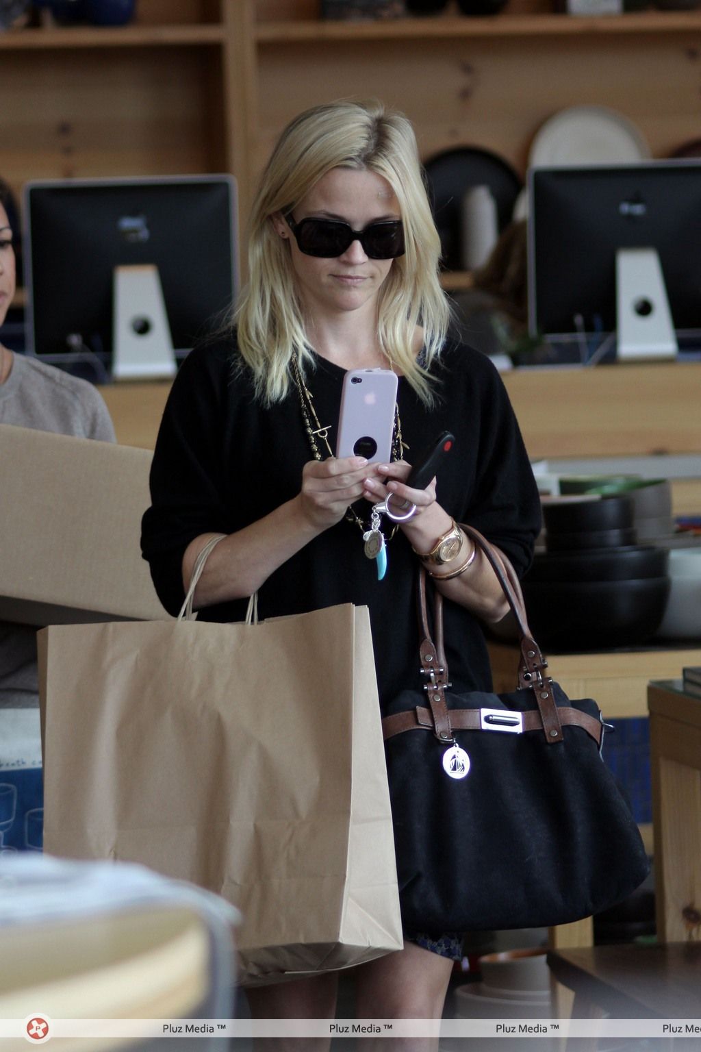 Reese Witherspoon out shopping in West Hollywood | Picture 107088